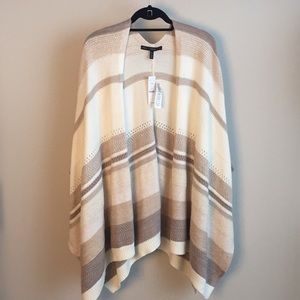 ✨NWT✨White House Black Market Ruana